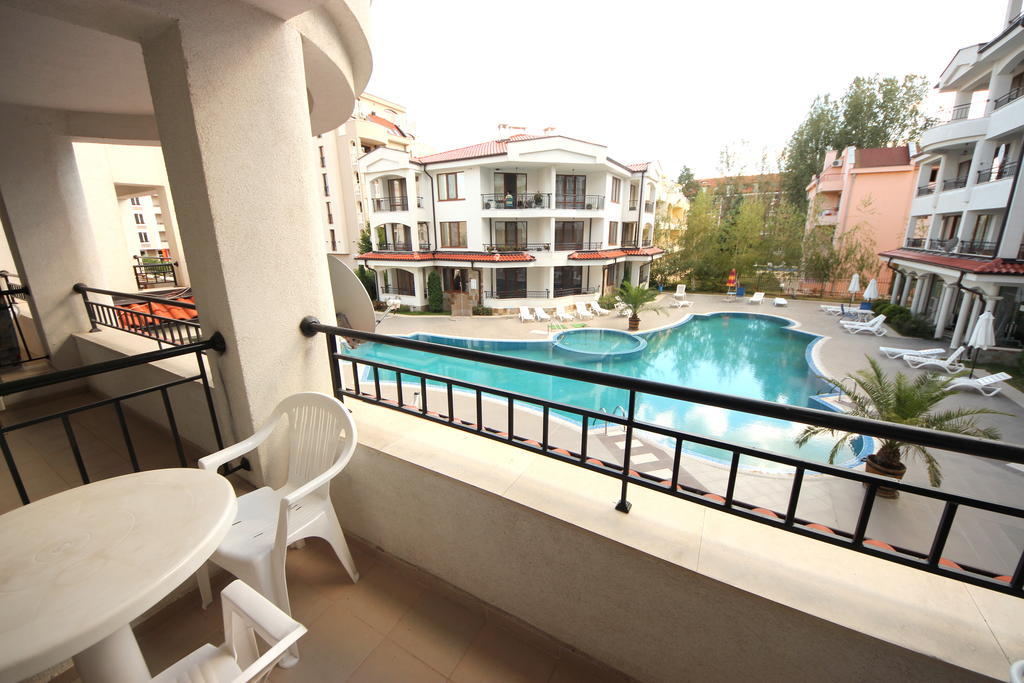 Menada Chateau Valon Apartment Sunny Beach Exterior photo