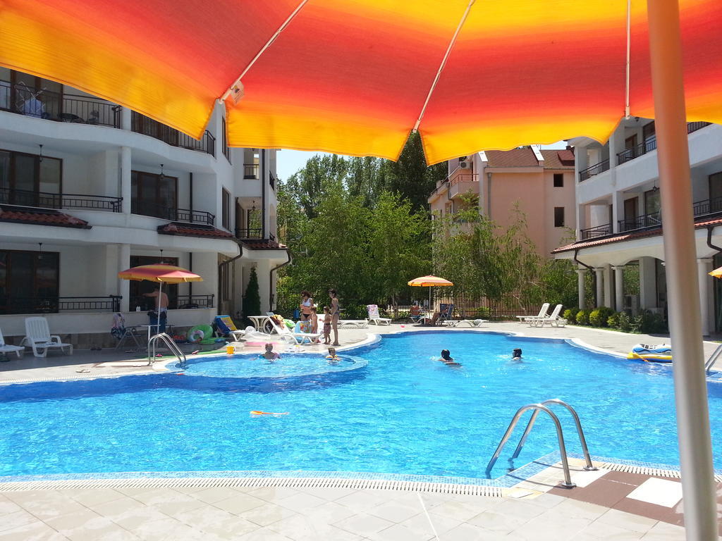 Menada Chateau Valon Apartment Sunny Beach Exterior photo